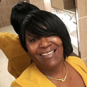 Meet your Posher, Angela